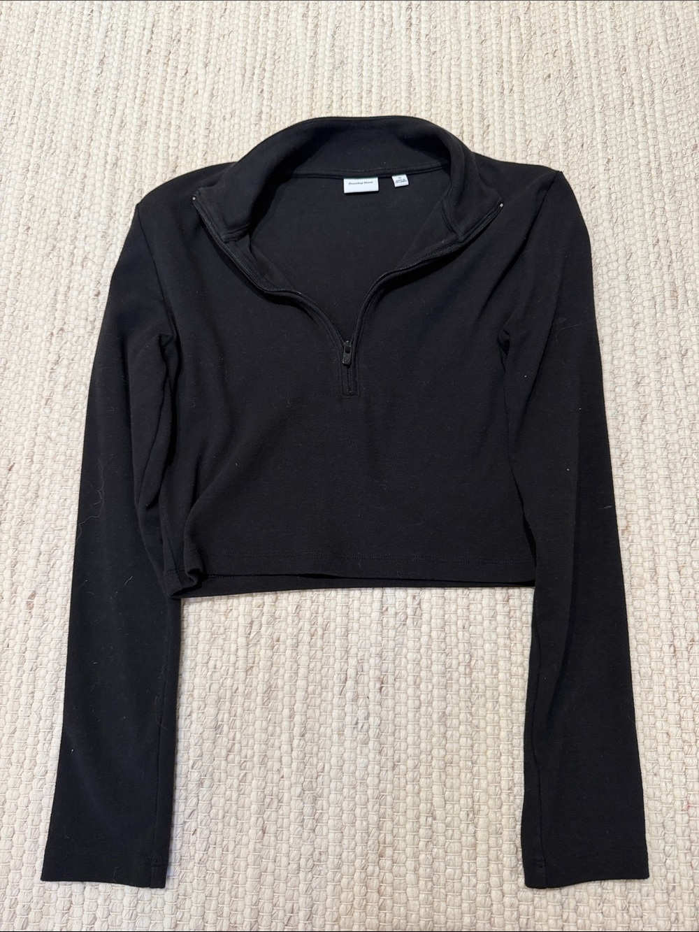 Aritzia Black Cropped Half-Zip Long Sleeve Crop Top